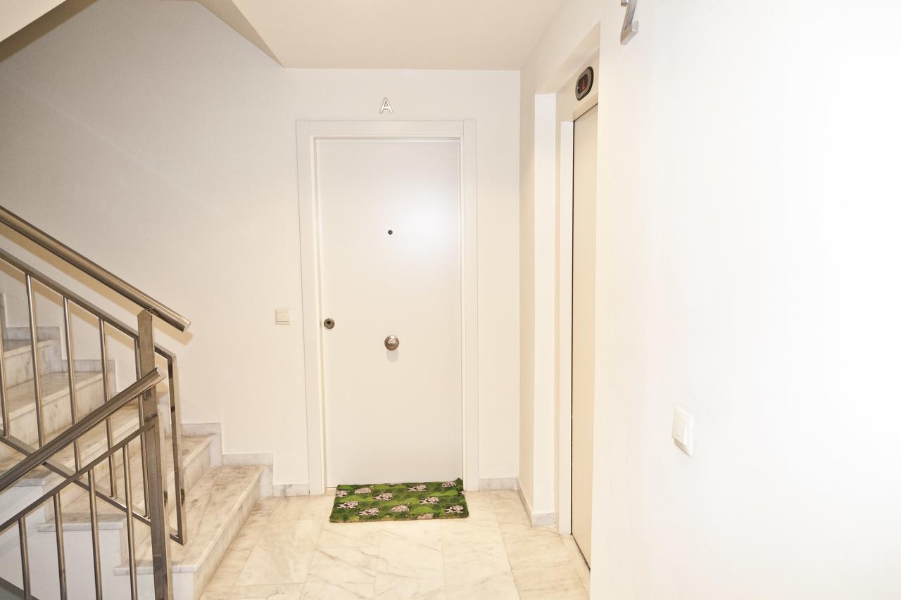 Puerto Marina Apartment เบนัลมาเดนา ภายนอก รูปภาพ